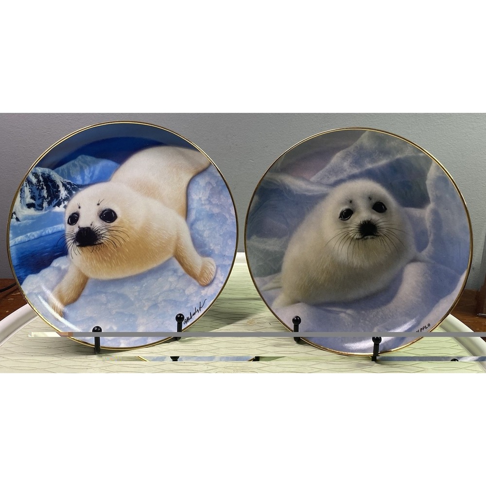 The Franklin Mint Fine Porcelain Snow Pup Limited Edition 2 Plates By Wepplo 8"‎